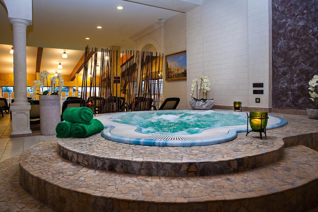 Apollo Wellness Club Hotel Sângeorgiu de Mureş Exterior foto